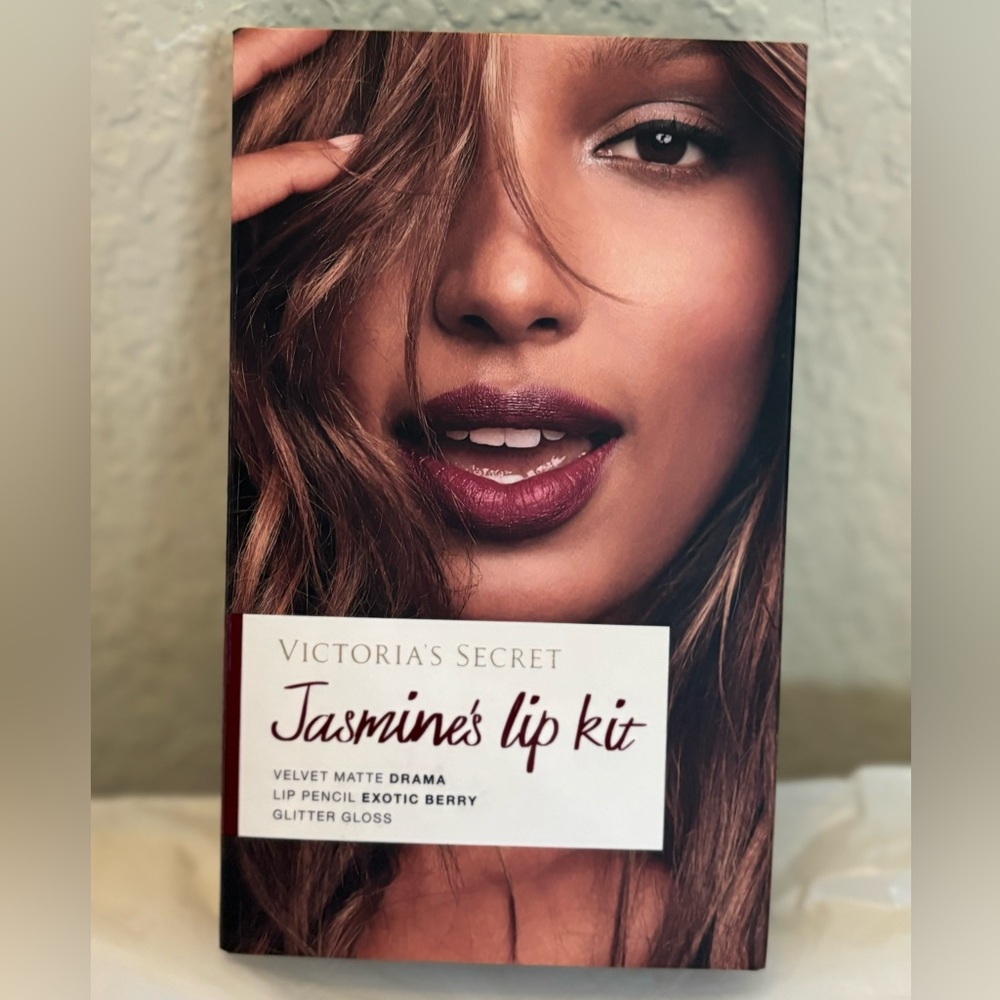 ❗️SALE❗️✨New✨Victoria's Secret Jasmine’s Lip Trio: Lip Stain, Pencil, Gloss!